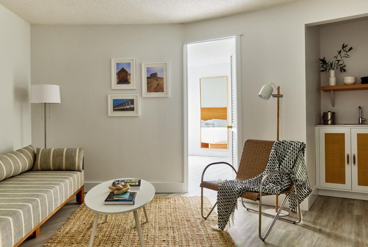 Parker Beach Lodge South Yarmouth Bagian luar foto